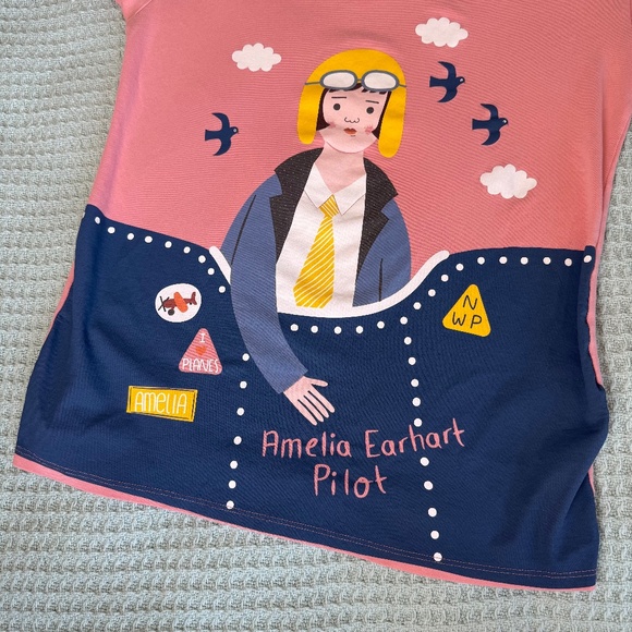 Piccolina Amelia Earhart Tee T Shirt Womens Medium Pink STEM Top Aviation Pilot - Picture 1 of 8